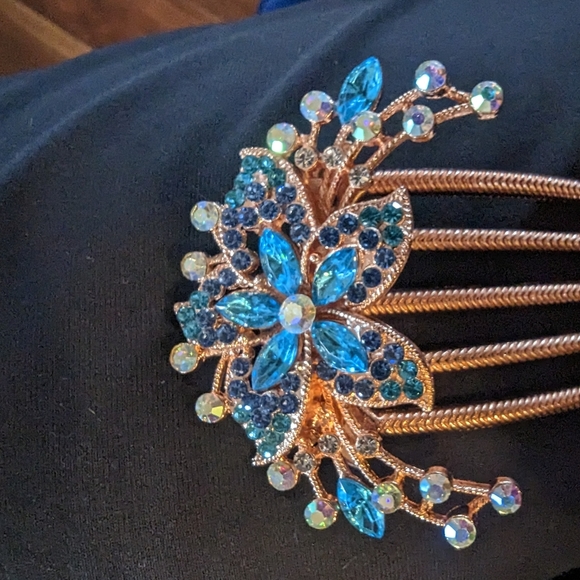 Hair Pin - Picture 2 of 2